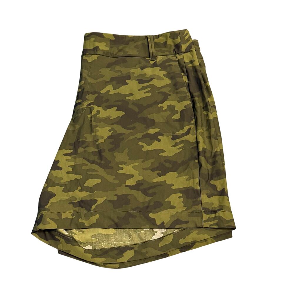 Spanx Camo Shorts EUC - Picture 3 of 4